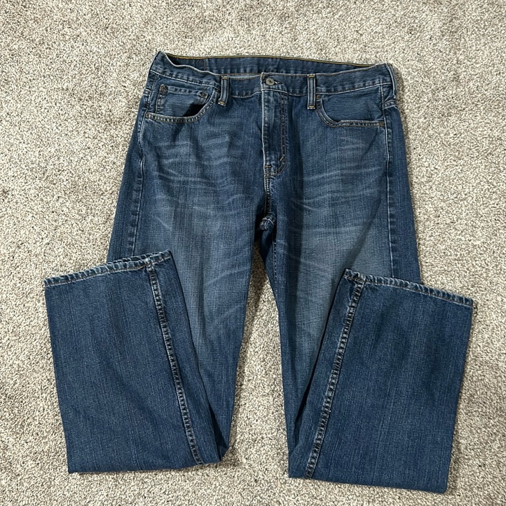 Men’s Levi Strauss jeans. Size 34/34. Very good condition. Smoke free home.